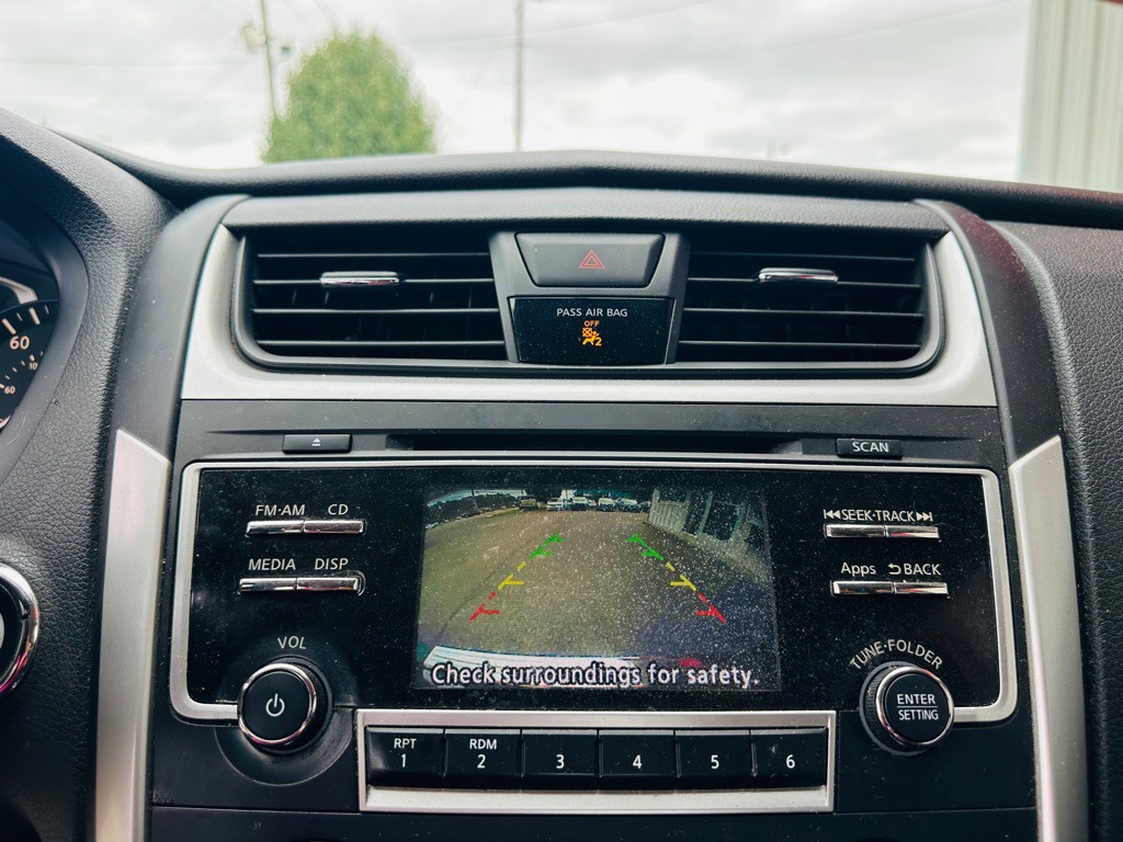 2016 Nissan Altima Image 12