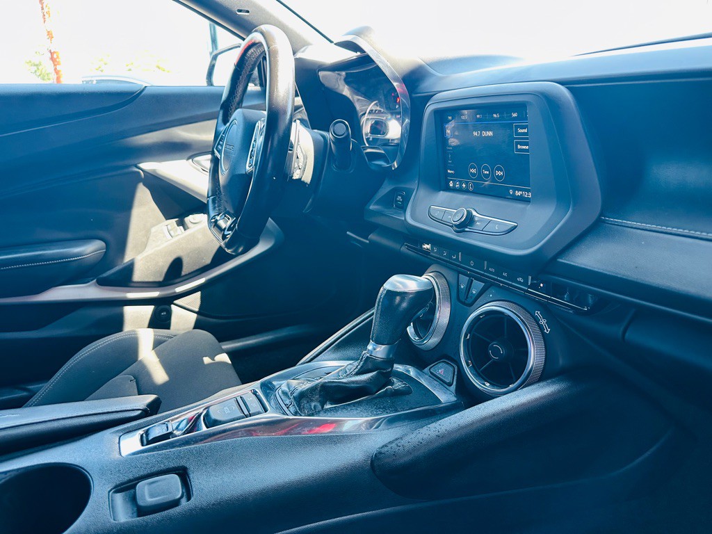 2019 Chevrolet Camaro Image 9