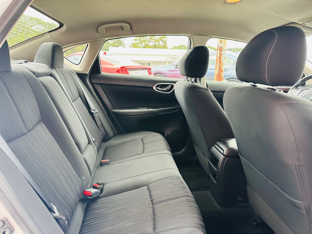 2017 Nissan Sentra Image 7