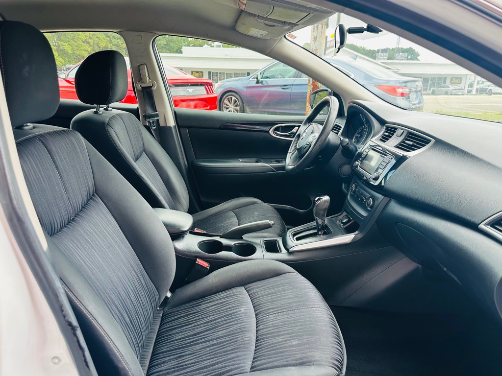 2017 Nissan Sentra Image 8