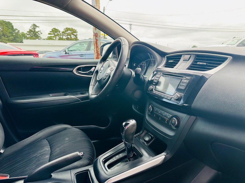 2017 Nissan Sentra Image 9