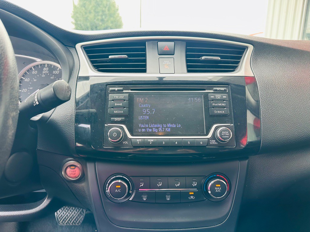 2017 Nissan Sentra Image 12