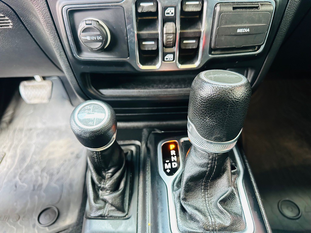 2021 Jeep Gladiator Image 16