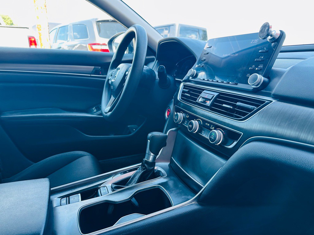 2019 Honda Accord Image 9