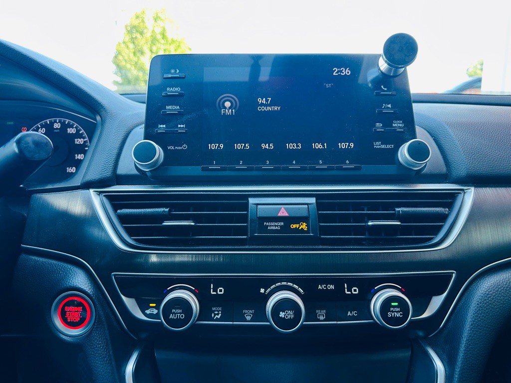 2019 Honda Accord Image 11