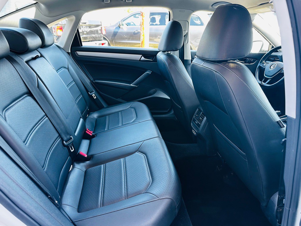 2020 Volkswagen Passat Image 7