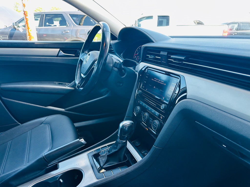 2020 Volkswagen Passat Image 10
