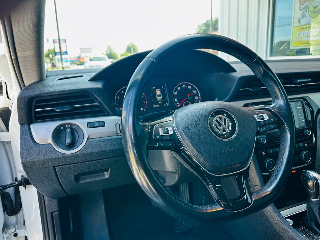 2020 Volkswagen Passat Image 11