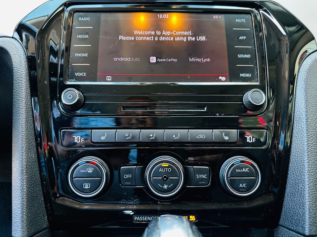 2020 Volkswagen Passat Image 13