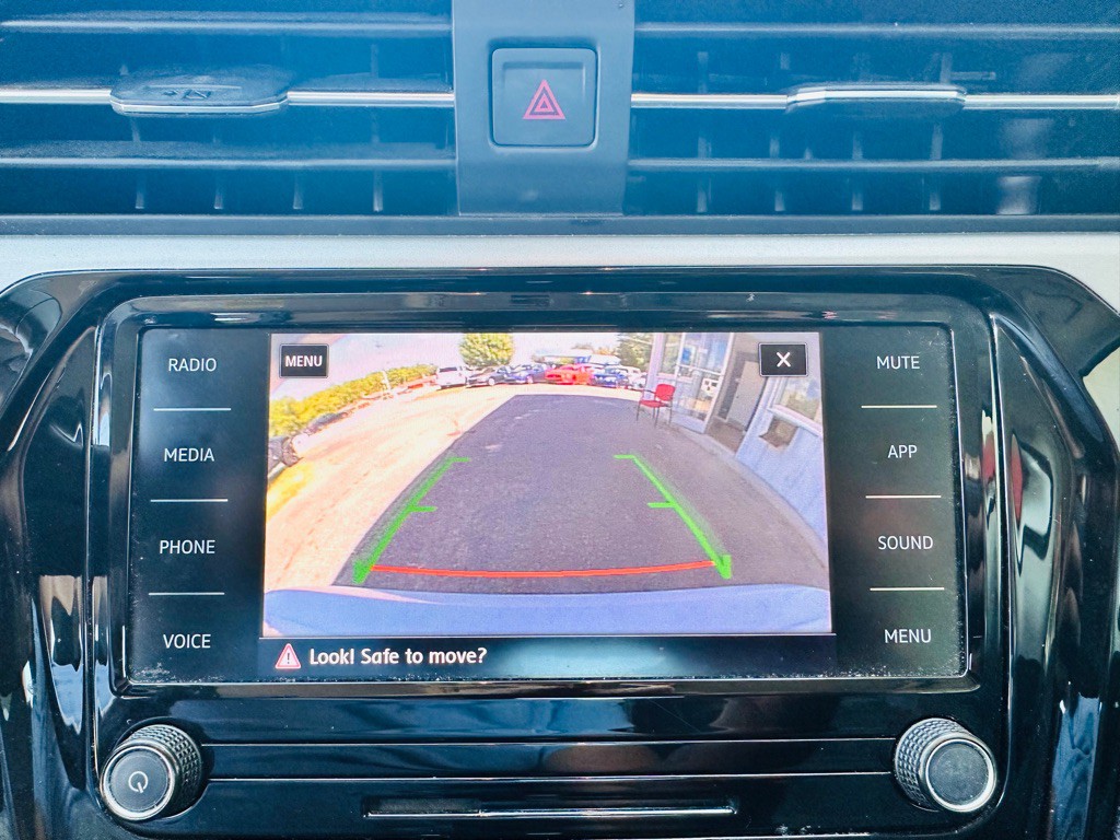 2020 Volkswagen Passat Image 15