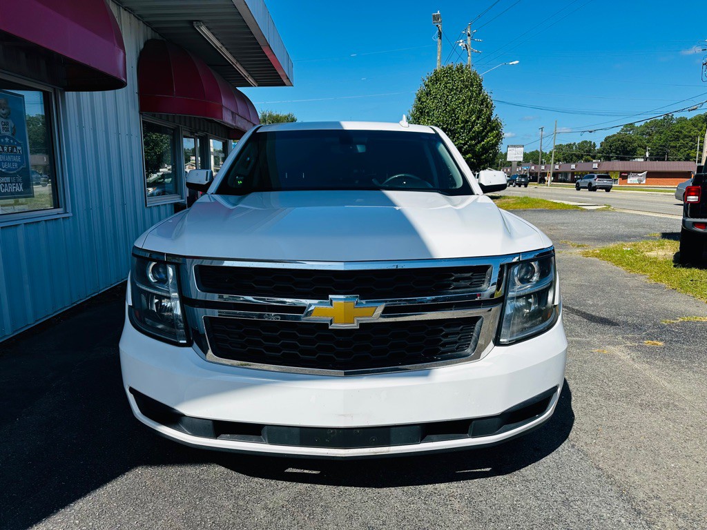 2017 Chevrolet Tahoe Image 2