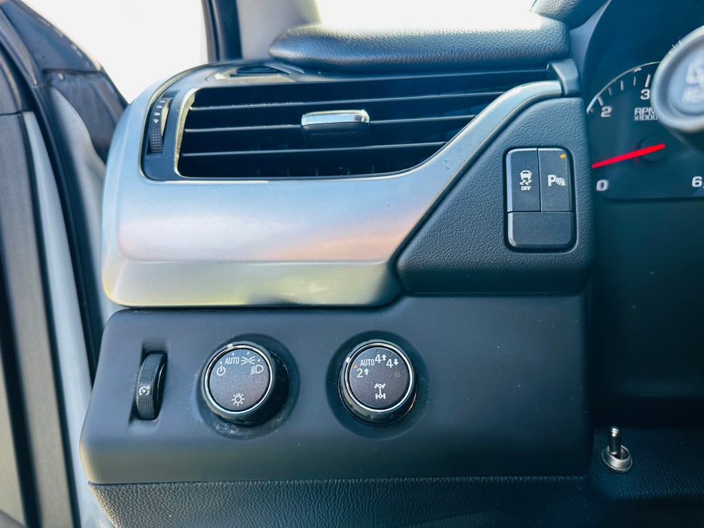 2017 Chevrolet Tahoe Image 11