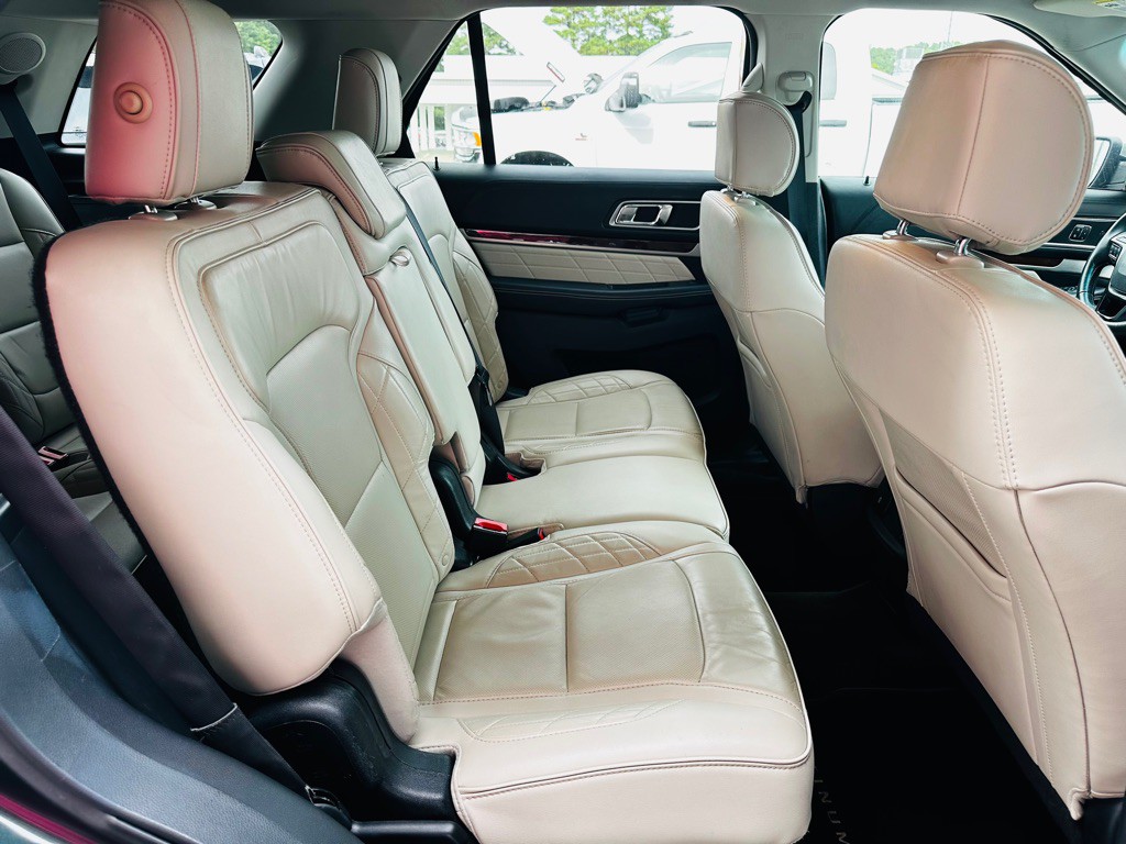 2016 Ford Explorer Image 9