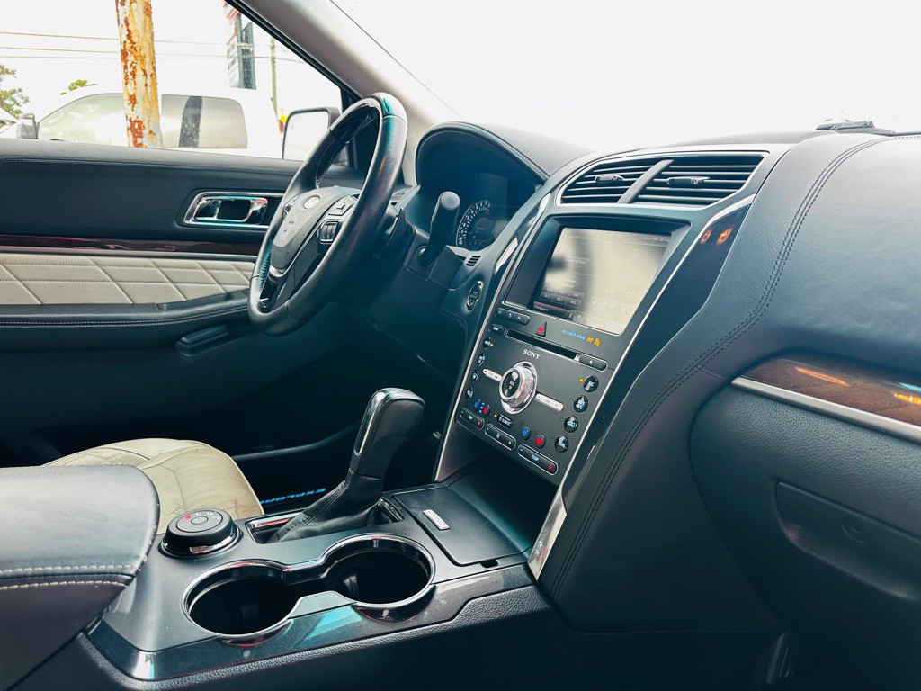 2016 Ford Explorer Image 12