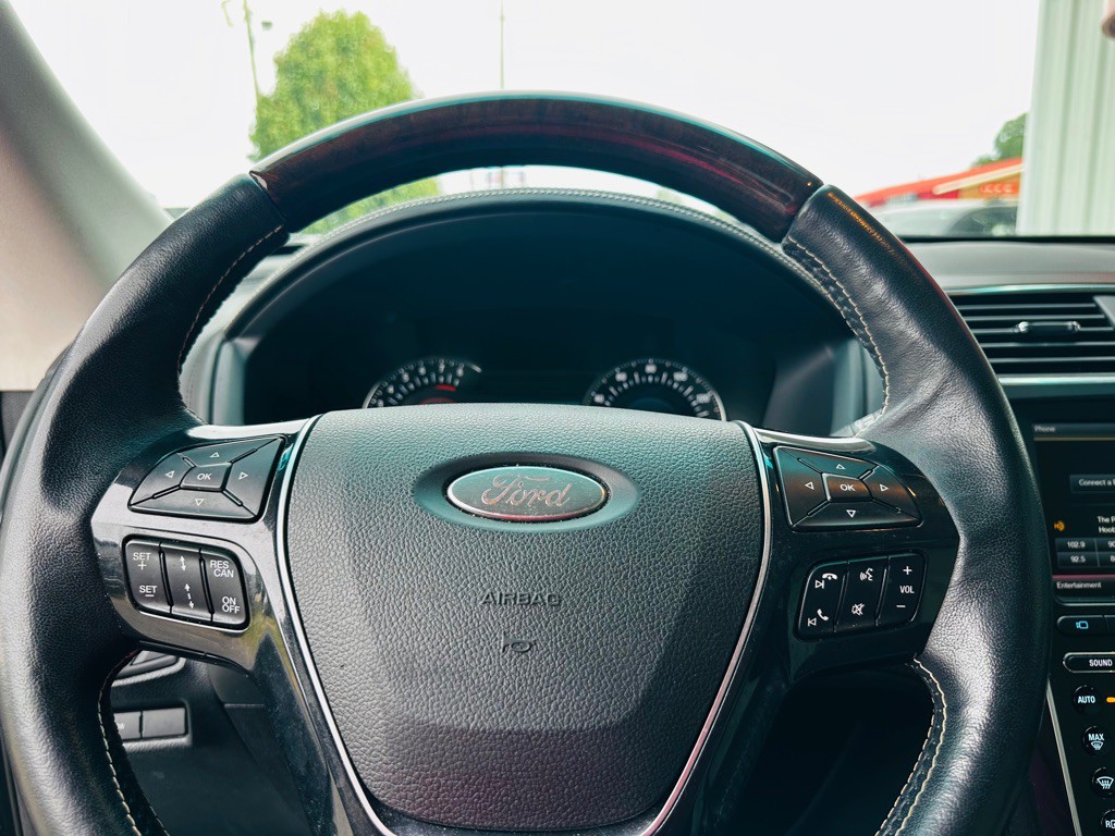 2016 Ford Explorer Image 17
