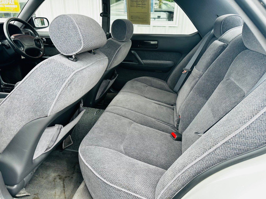 1994 Nissan Cedric Image 8