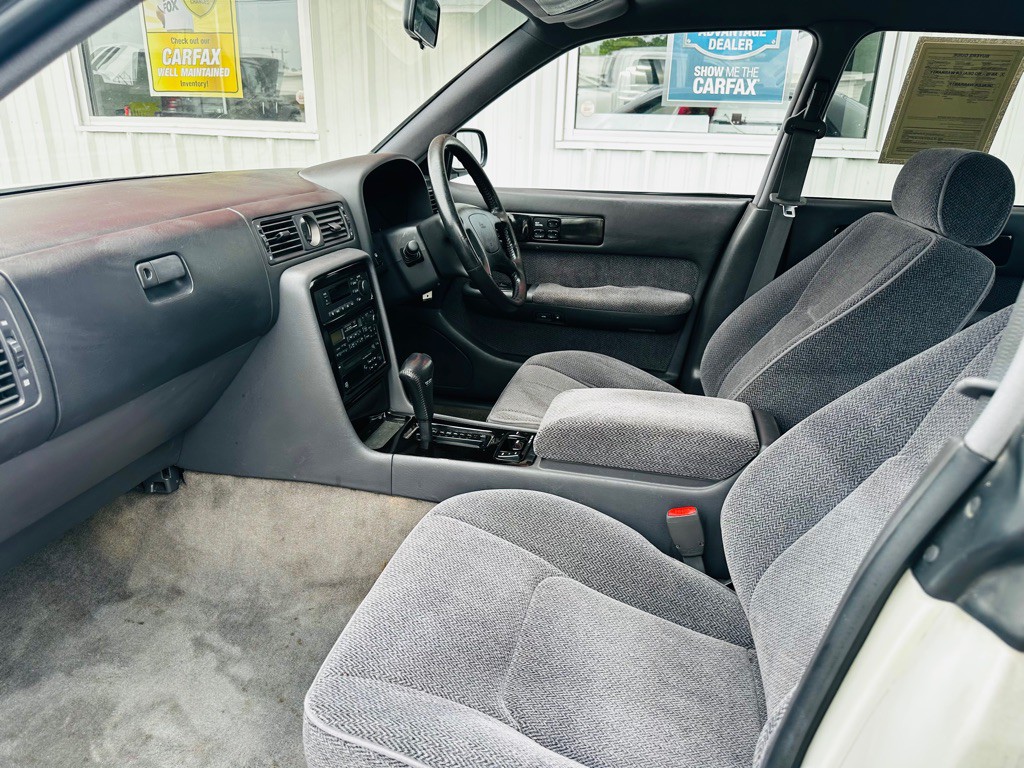 1994 Nissan Cedric Image 9