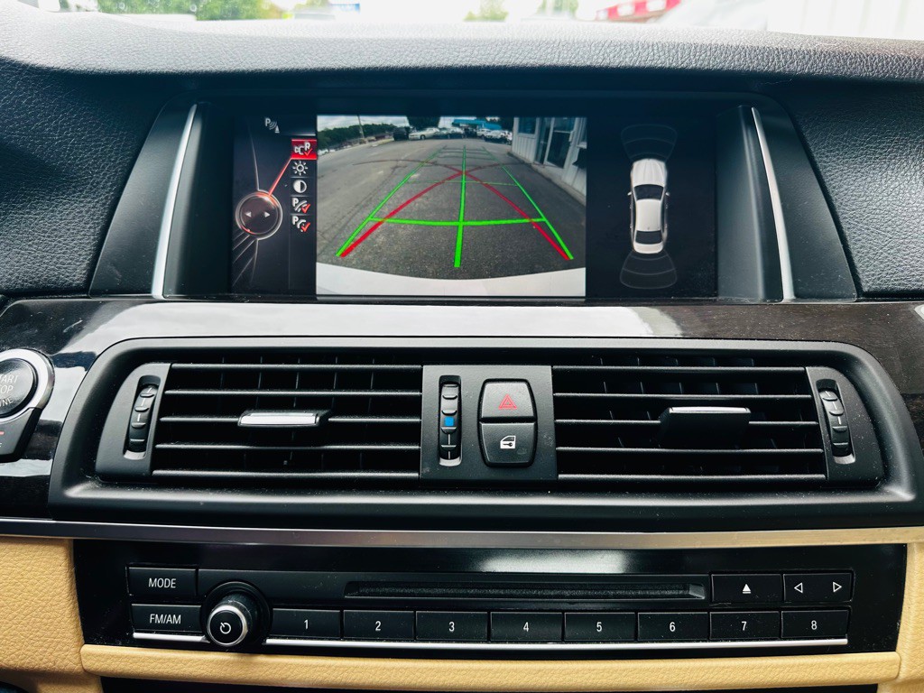 2016 BMW 5 Series Image 16