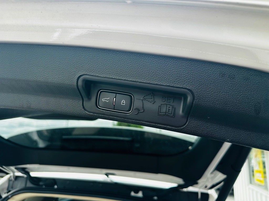 2020 Ford Explorer Image 7