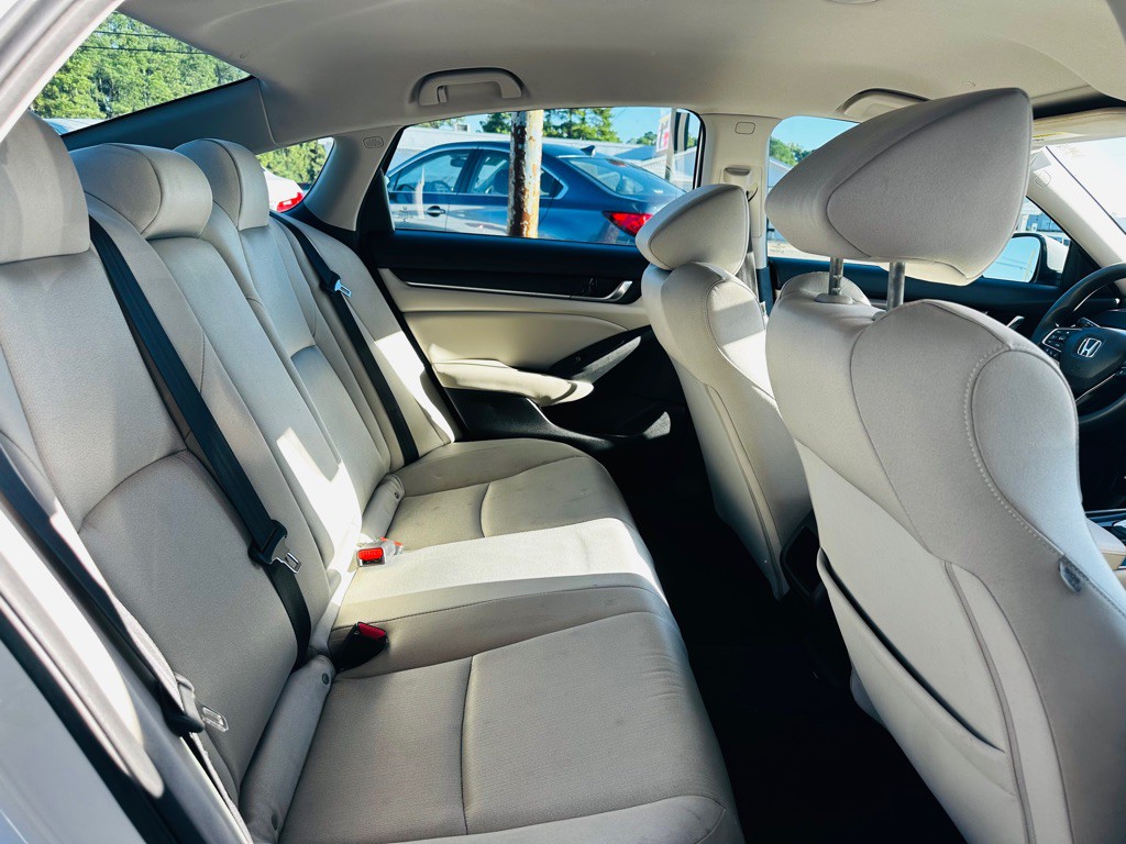 2019 Honda Accord Image 6