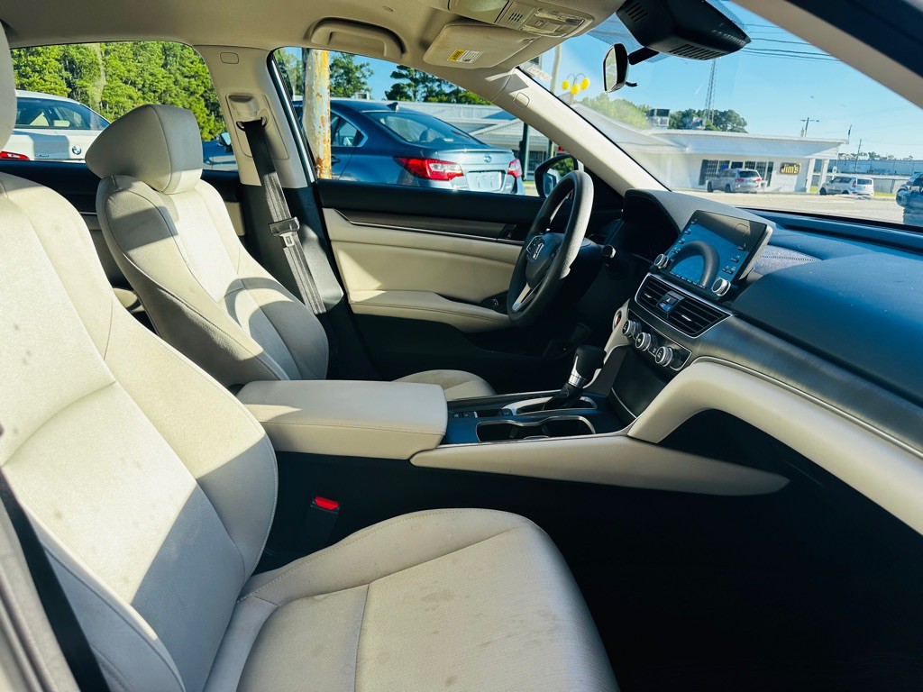 2019 Honda Accord Image 7
