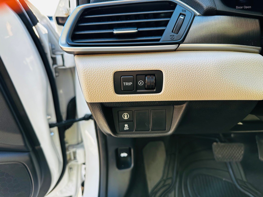 2019 Honda Accord Image 10