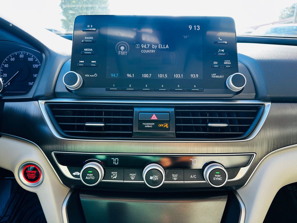 2019 Honda Accord Image 11