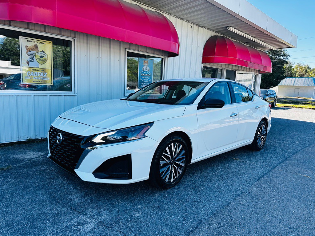 2025 Nissan Altima Image 1