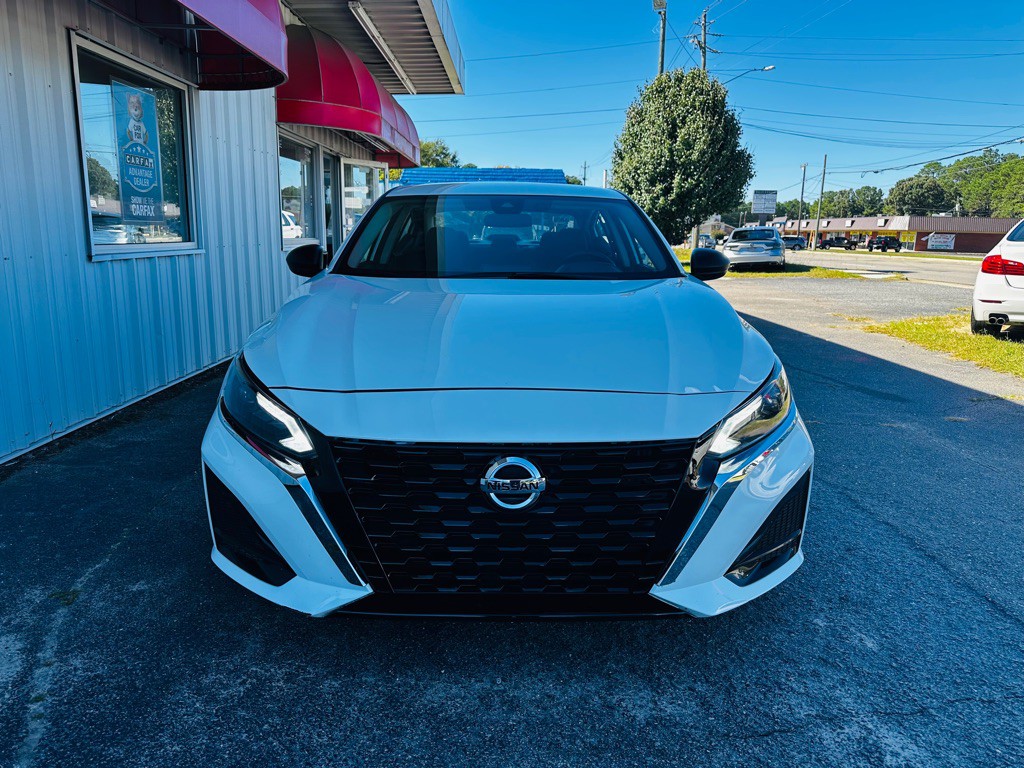 2025 Nissan Altima Image 2