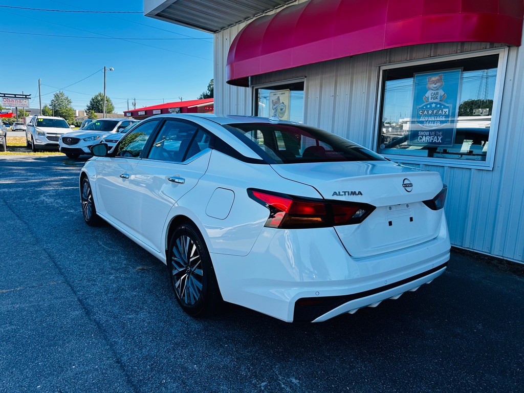 2025 Nissan Altima Image 4