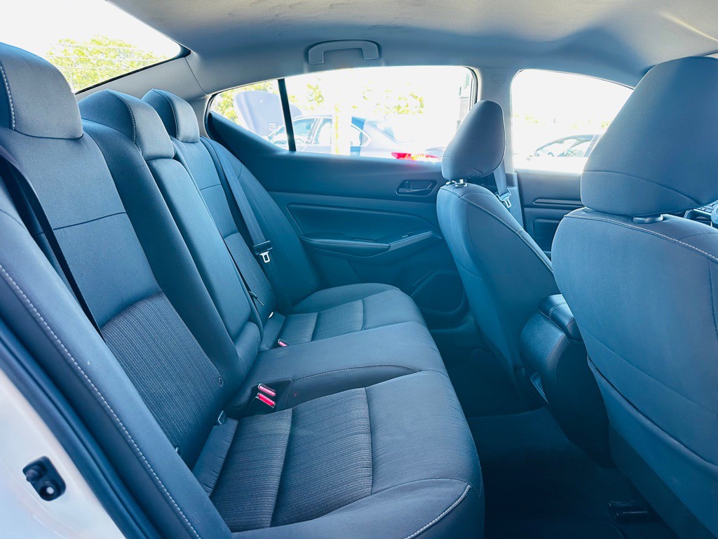 2025 Nissan Altima Image 7