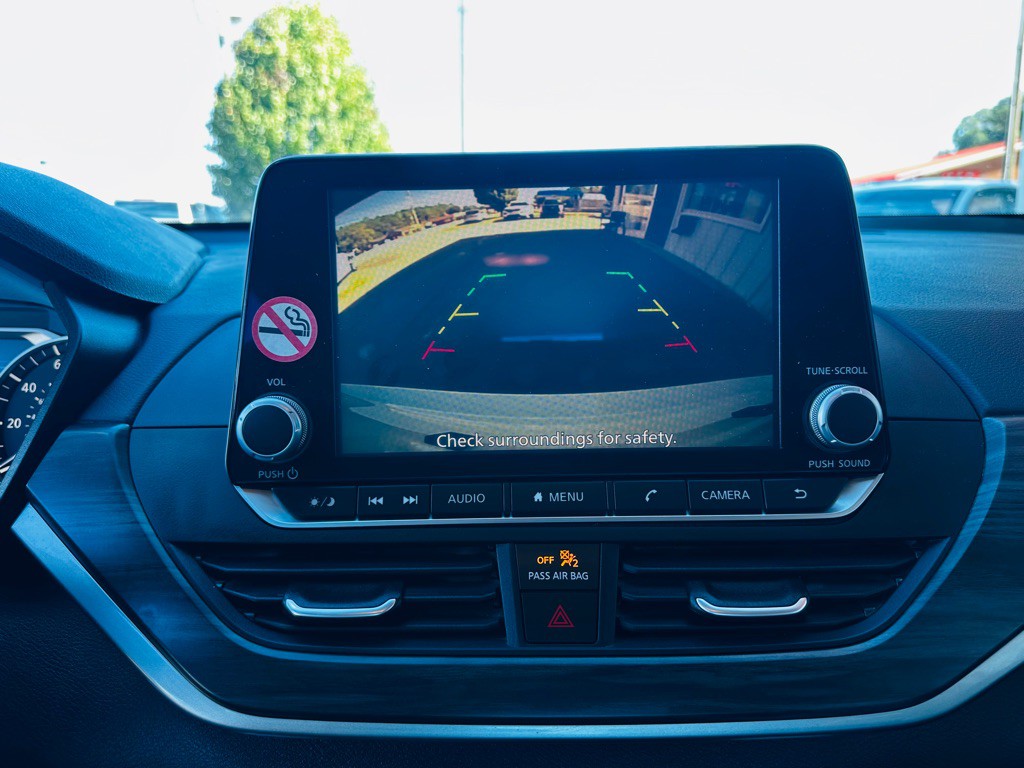 2025 Nissan Altima Image 12