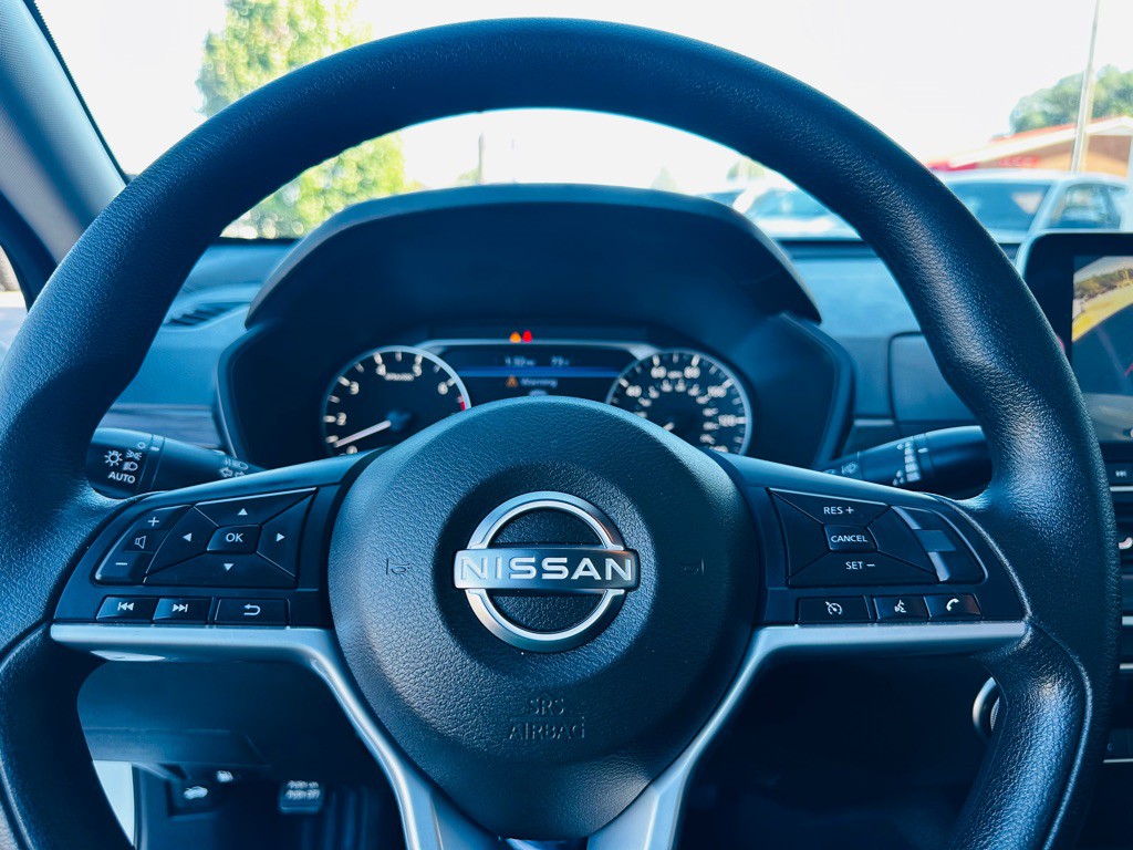 2025 Nissan Altima Image 13