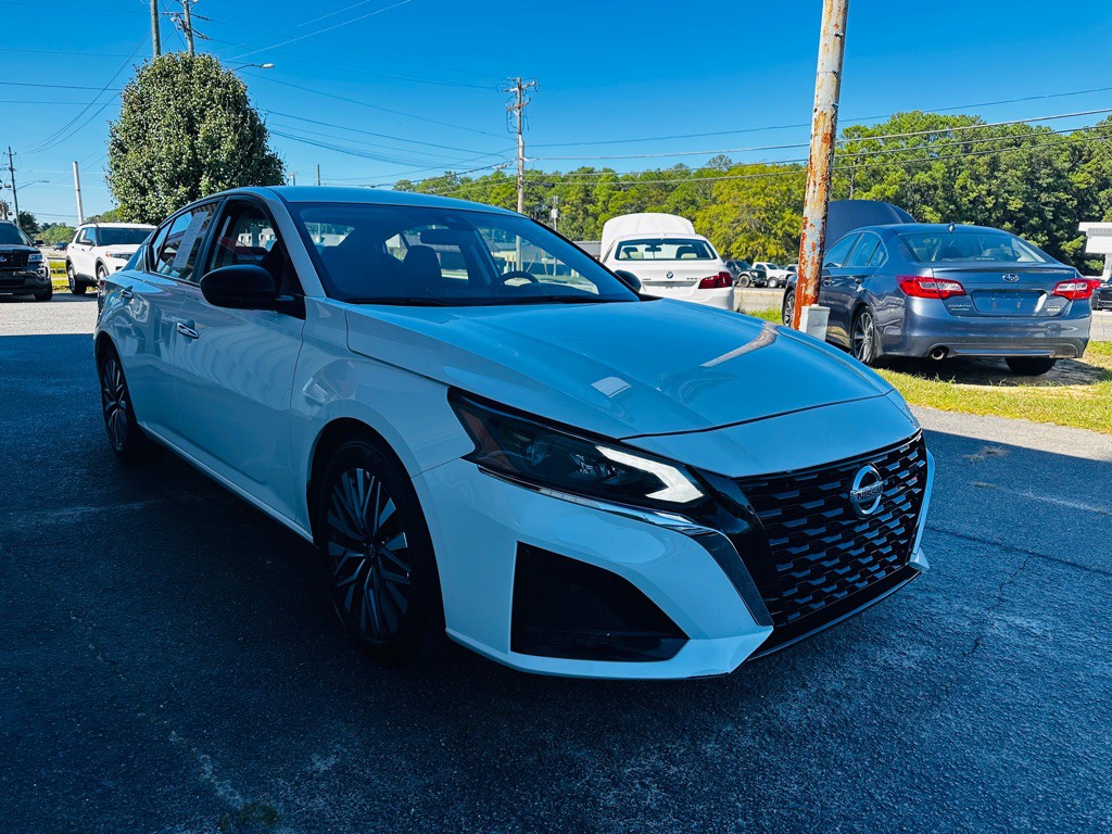 2025 Nissan Altima Image 3