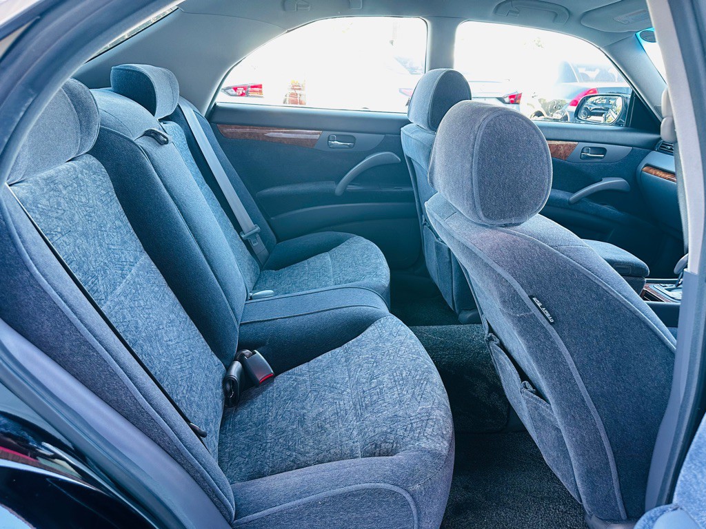 2000 Nissan Cedric Image 7