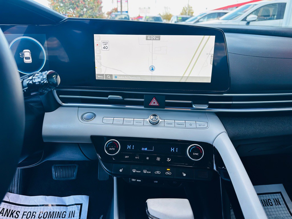 2025 Hyundai Elantra Image 14