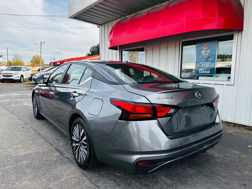 2025 Nissan Altima Image 4