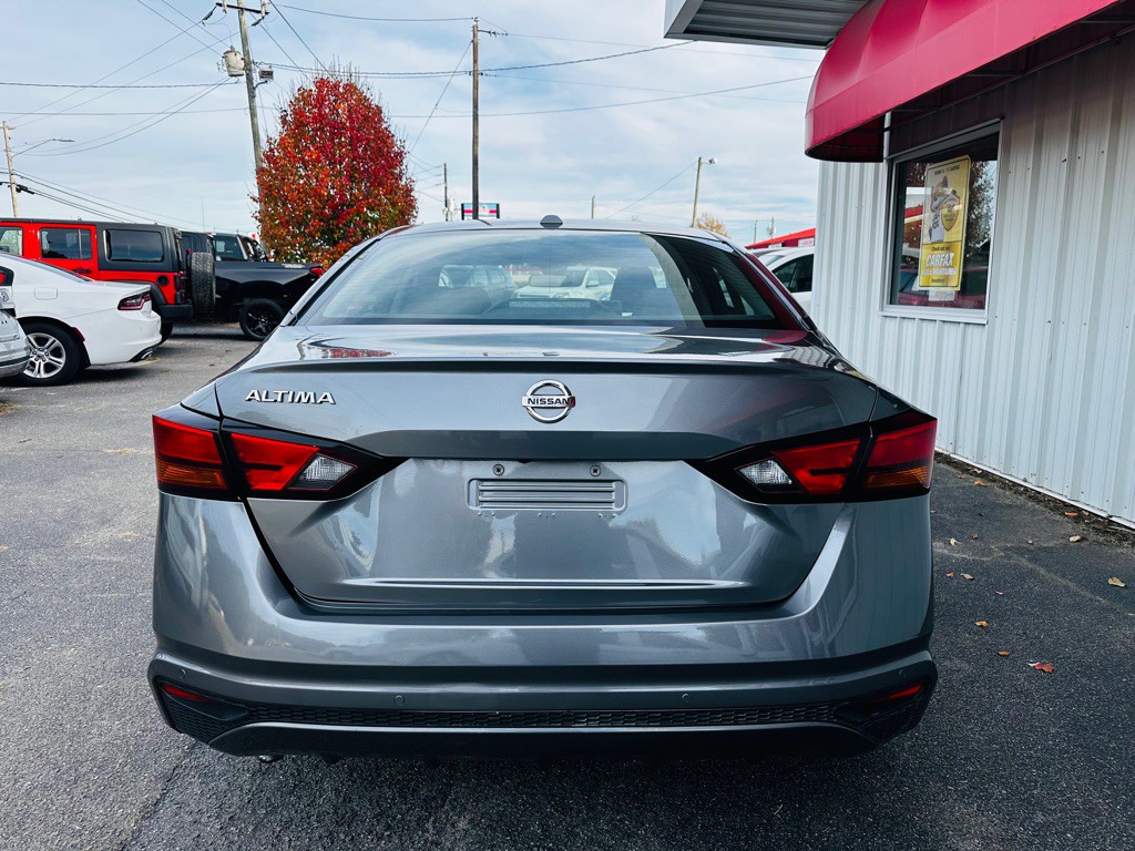 2025 Nissan Altima Image 5