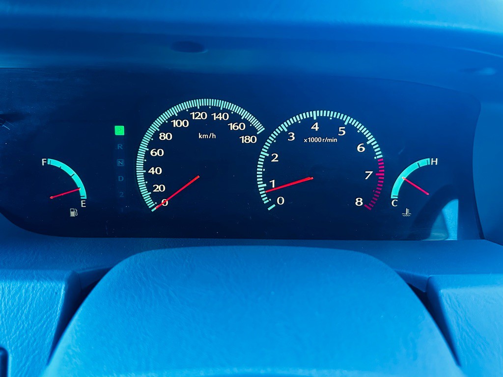 2000 Nissan Cedric Image 13