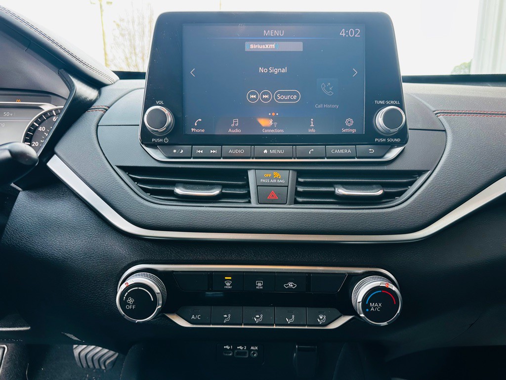 2019 Nissan Altima Image 10