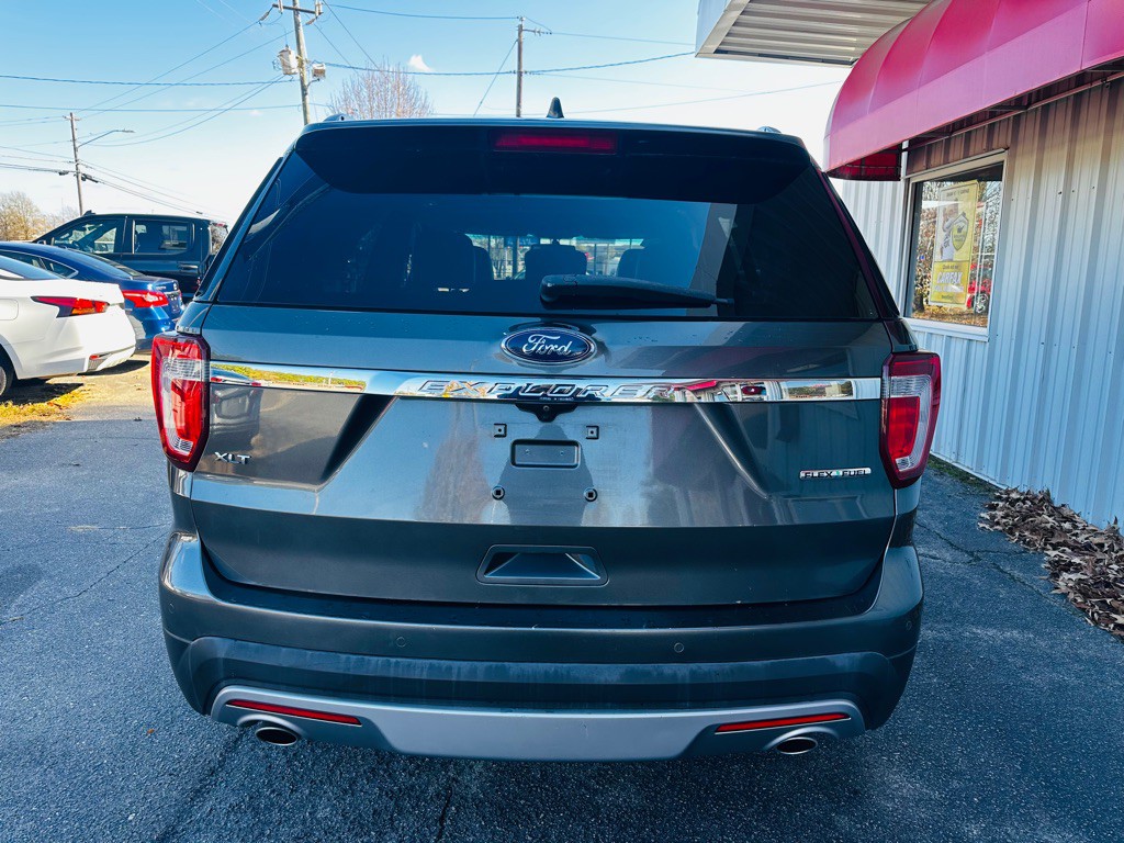 2016 Ford Explorer Image 5