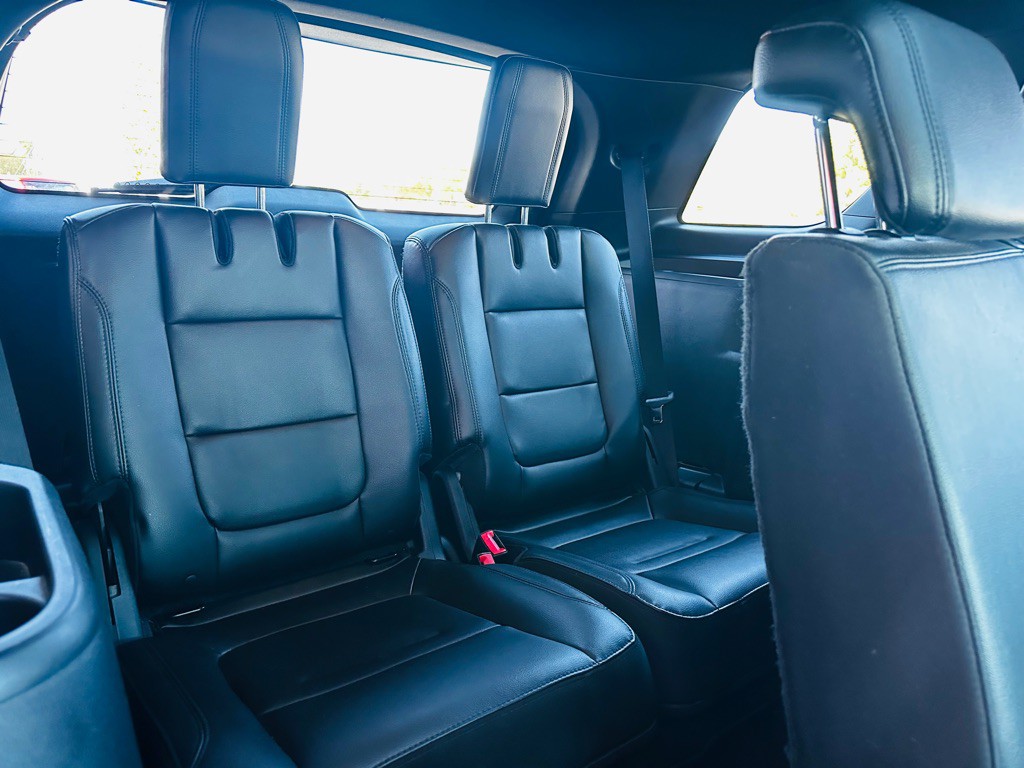 2016 Ford Explorer Image 8