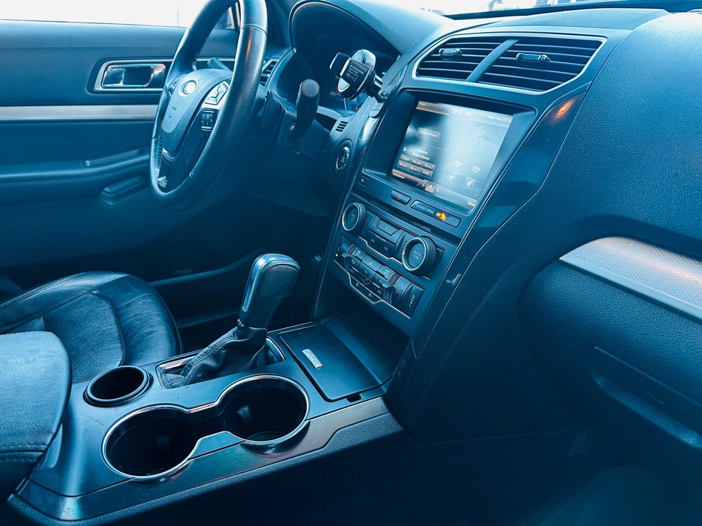 2016 Ford Explorer Image 11