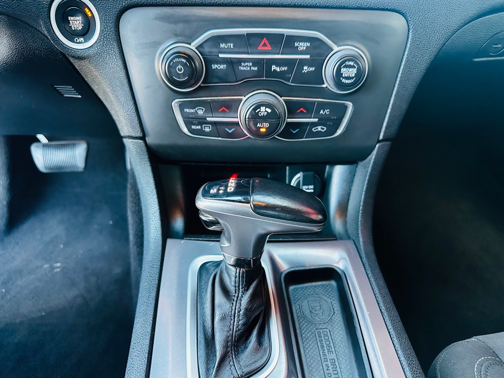 2022 Dodge Charger Image 12