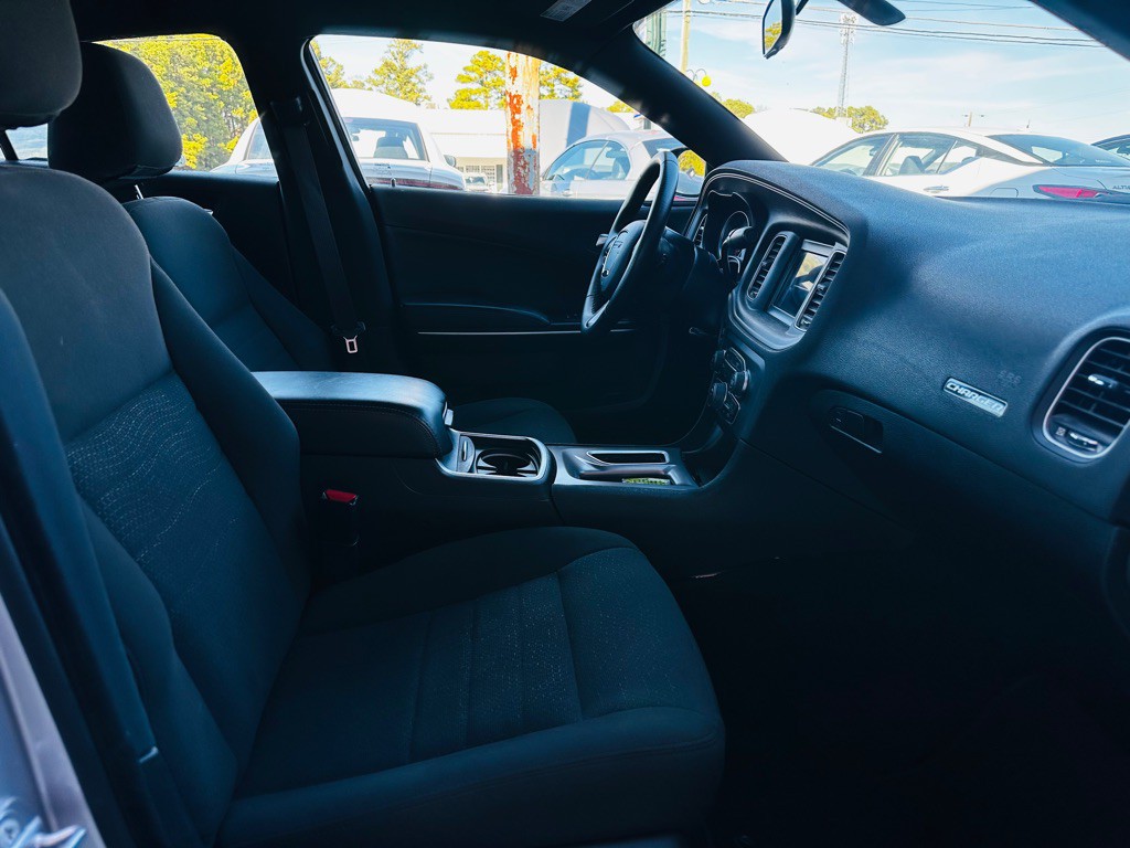 2022 Dodge Charger Image 8