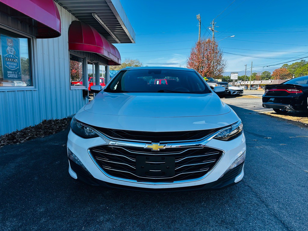 2023 Chevrolet Malibu Image 2