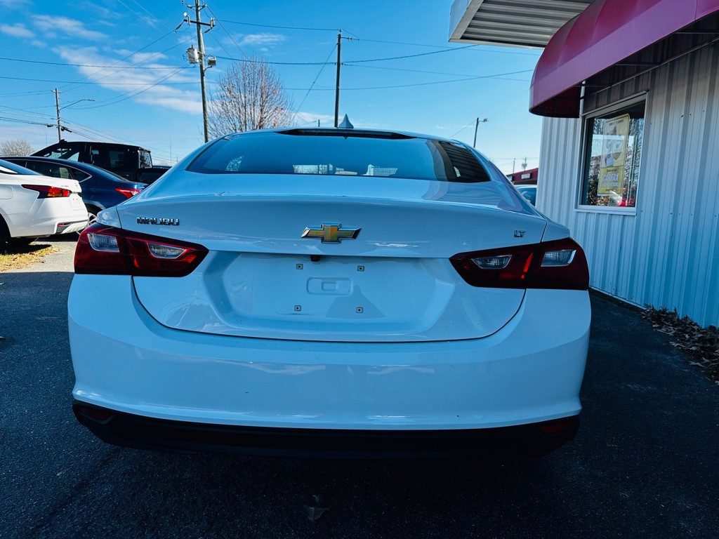 2023 Chevrolet Malibu Image 5