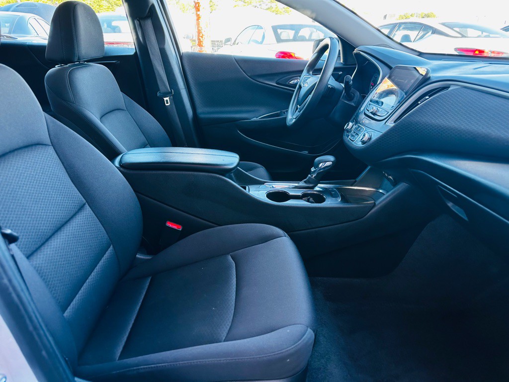 2023 Chevrolet Malibu Image 8