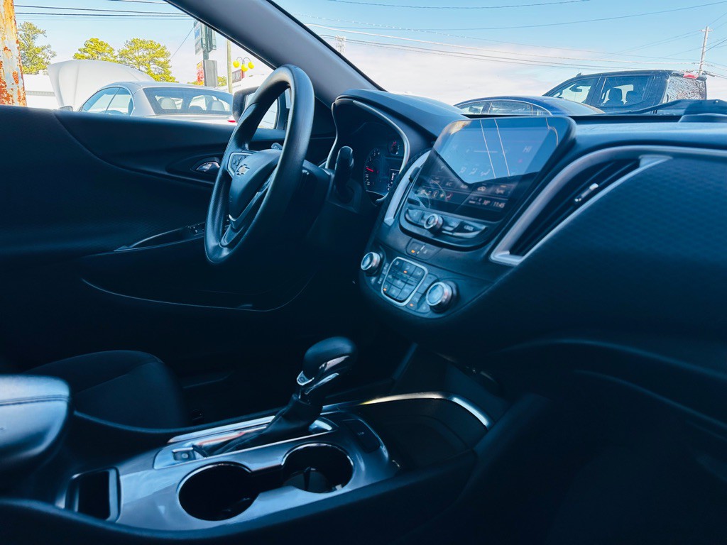 2023 Chevrolet Malibu Image 9