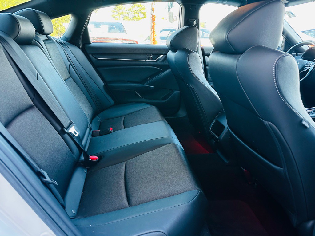 2019 Honda Accord Image 7
